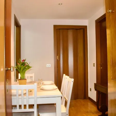 Apartman Iconic 3-br Steps From Duomo Milánó